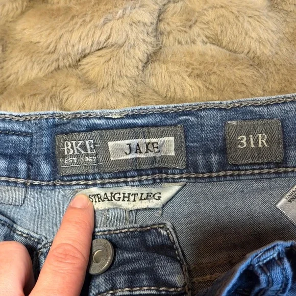 BKE Jake Straight Leg Jeans Mens 31R Medium Wash Distressed Denim - Picture 5 of 7